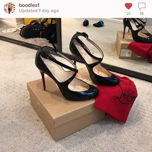 Stolen!! Be on the lookout please!!! Louboutin 6